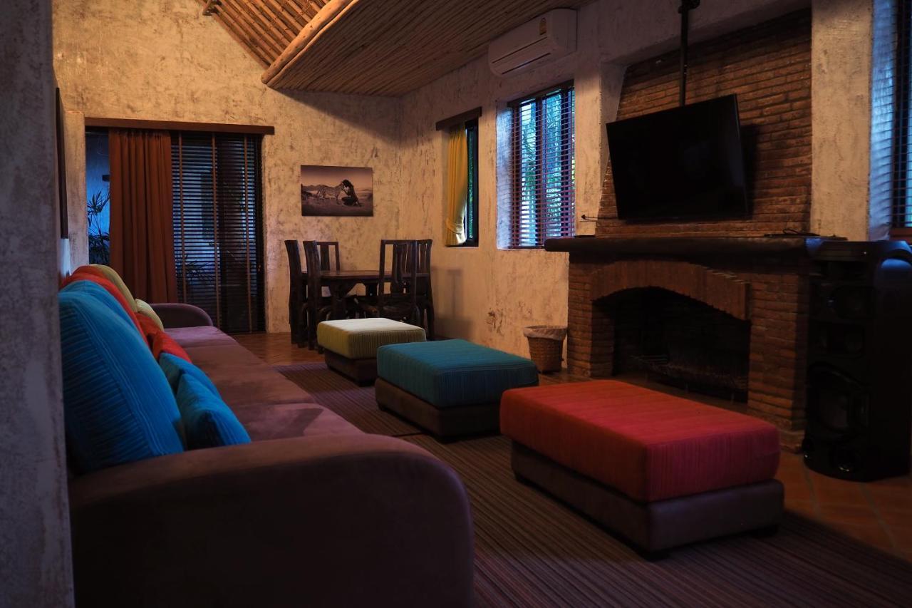 Baanpong Lodge San Kamphaeng Bagian luar foto