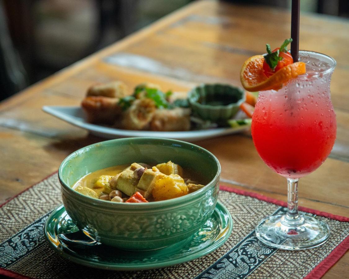 Baanpong Lodge San Kamphaeng Bagian luar foto