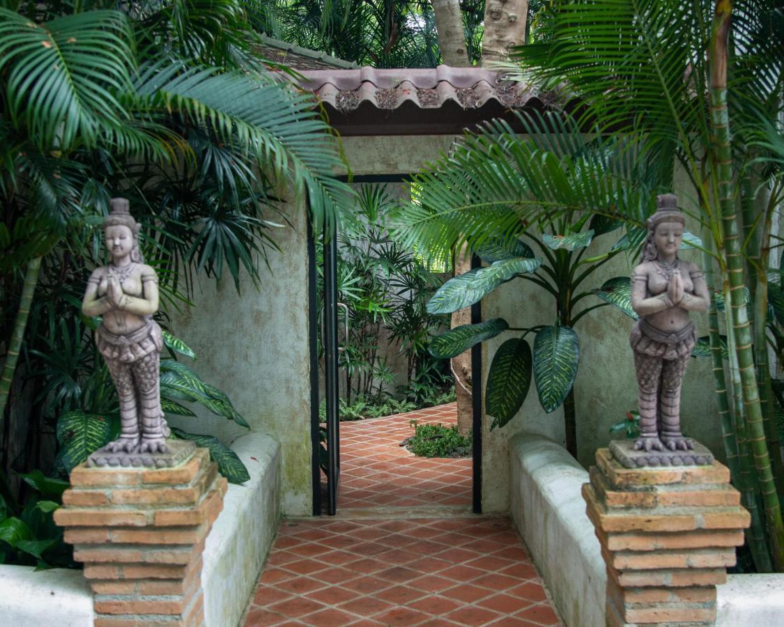 Baanpong Lodge San Kamphaeng Bagian luar foto
