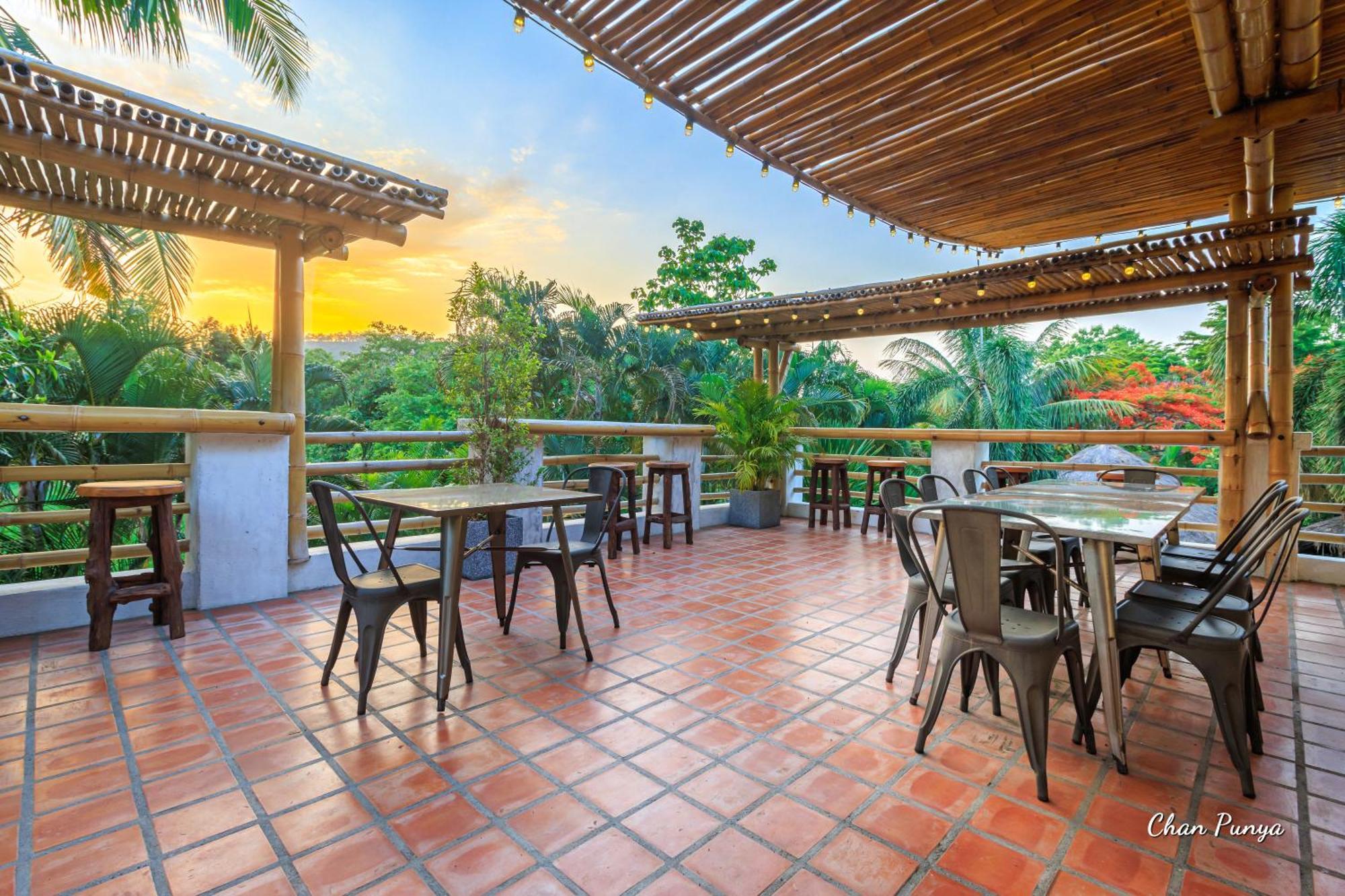 Baanpong Lodge San Kamphaeng Bagian luar foto