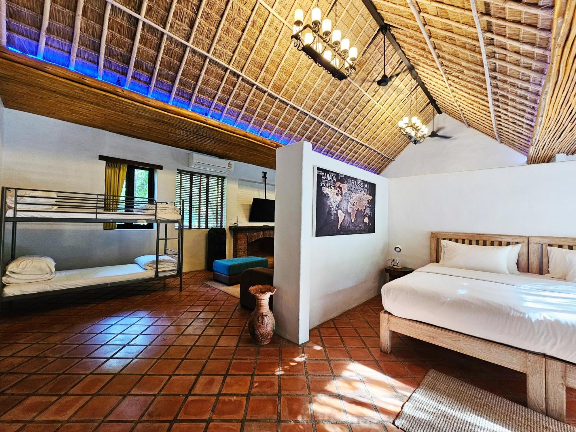 Baanpong Lodge San Kamphaeng Bagian luar foto
